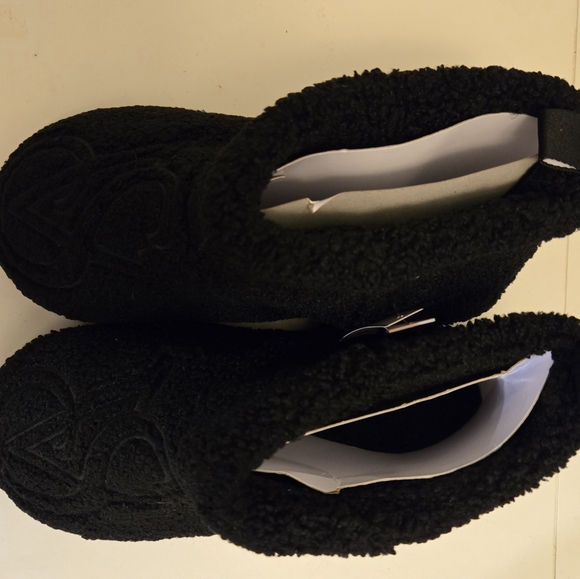 Victoria Secret Slippers Booties - Picture 8 of 13